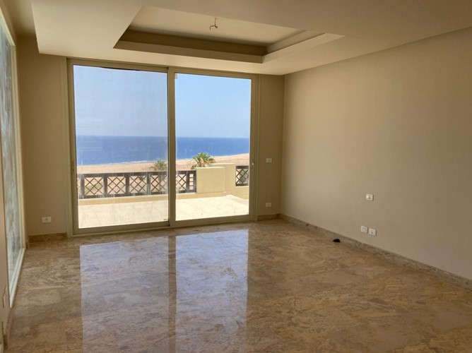 4 BR Penthouse of Prime Location with Pool - 5
